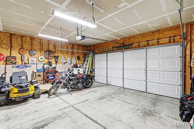 137 Calvey Brook Drive, Robertsville, MO 63072