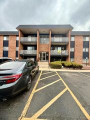 3245 Saric Court 1h, Highland, IN 46322