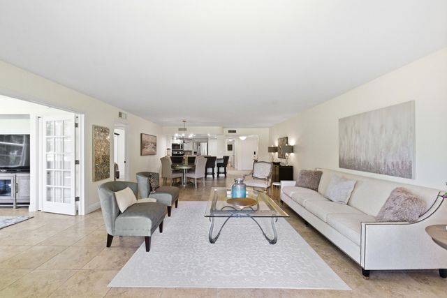 3800 Oaks Clubhouse Drive 106, Pompano Beach, FL 33069