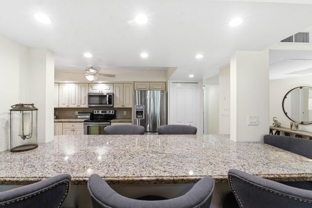 3800 Oaks Clubhouse Drive 106, Pompano Beach, FL 33069