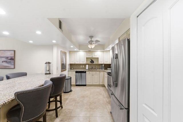 3800 Oaks Clubhouse Drive 106, Pompano Beach, FL 33069