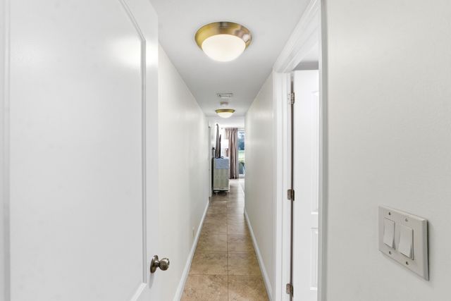 3800 Oaks Clubhouse Drive 106, Pompano Beach, FL 33069