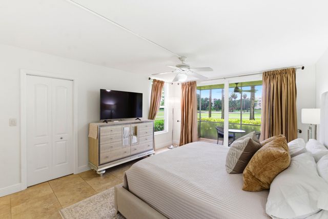 3800 Oaks Clubhouse Drive 106, Pompano Beach, FL 33069