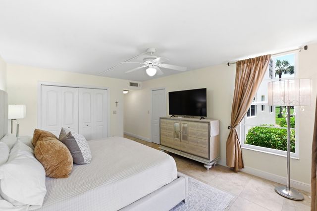 3800 Oaks Clubhouse Drive 106, Pompano Beach, FL 33069