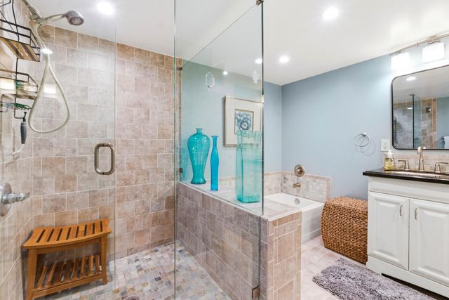 3800 Oaks Clubhouse Drive 106, Pompano Beach, FL 33069