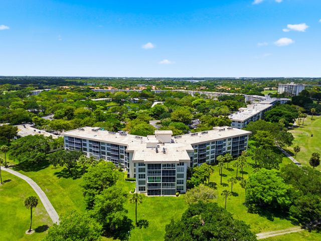 3800 Oaks Clubhouse Drive 106, Pompano Beach, FL 33069