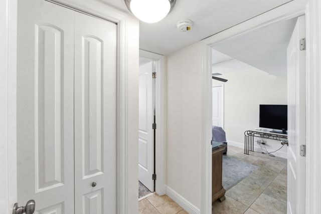 3800 Oaks Clubhouse Drive 106, Pompano Beach, FL 33069