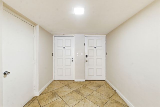 3800 Oaks Clubhouse Drive 106, Pompano Beach, FL 33069