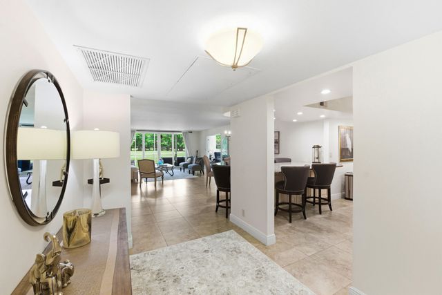 3800 Oaks Clubhouse Drive 106, Pompano Beach, FL 33069