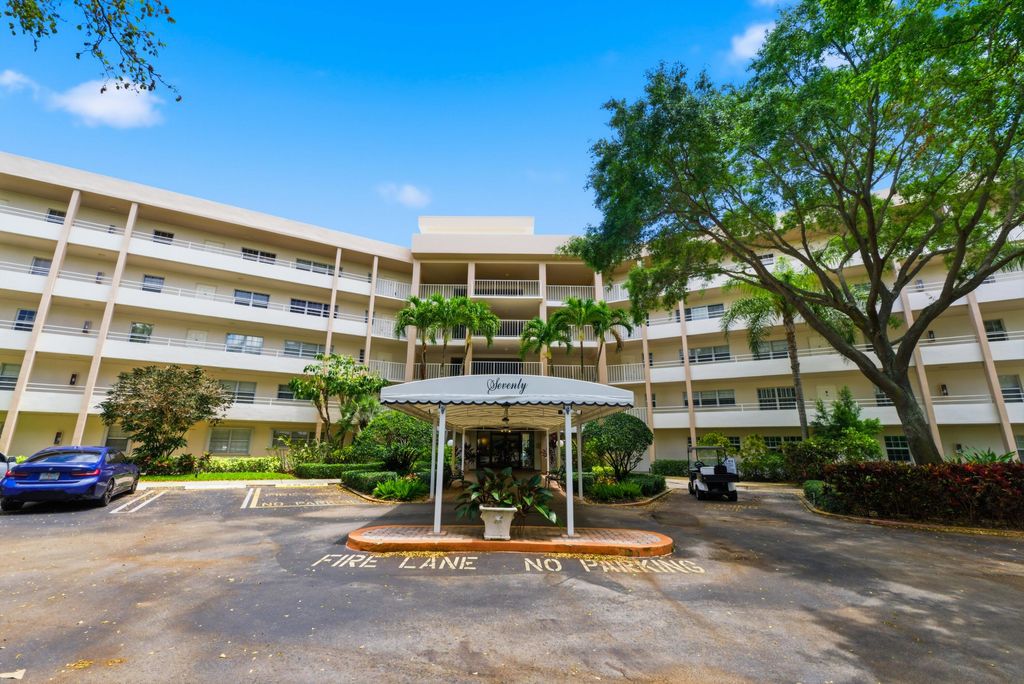 3800 Oaks Clubhouse Drive 106, Pompano Beach, FL 33069