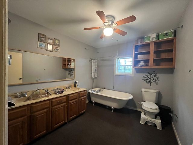 1466 Rancho Rd, Quinlan, TX 75474