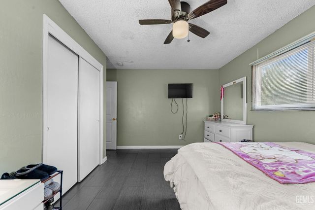 708 White Ln, Bakersfield, CA 93307