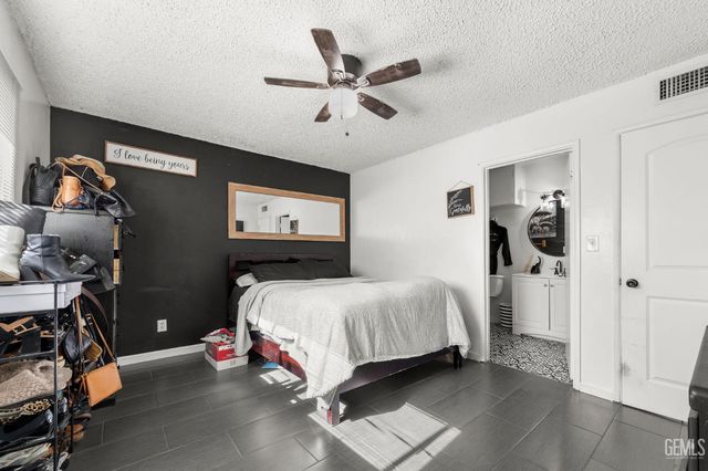 708 White Ln, Bakersfield, CA 93307