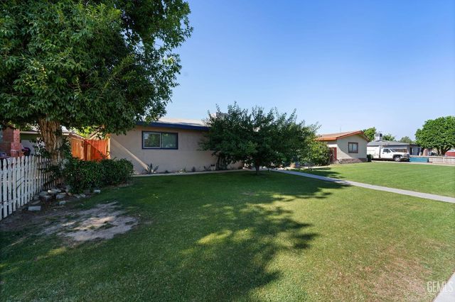 708 White Ln, Bakersfield, CA 93307