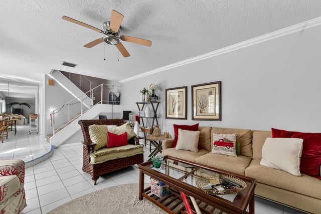 141 E Riverside Drive 10d, Jupiter, FL 33469