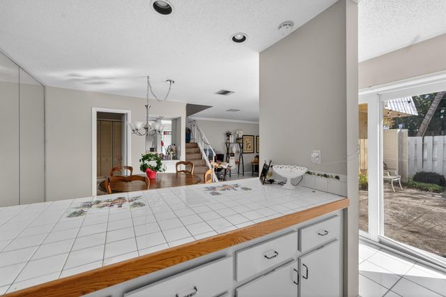 141 E Riverside Drive 10d, Jupiter, FL 33469