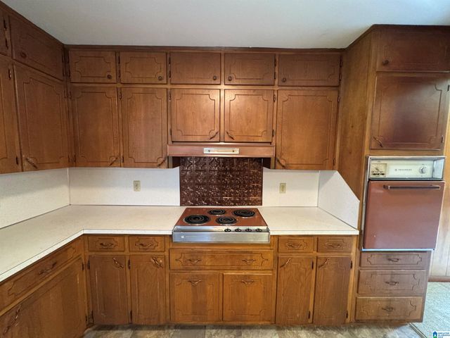 138 BAKER AVENUE, Hueytown, AL 35023