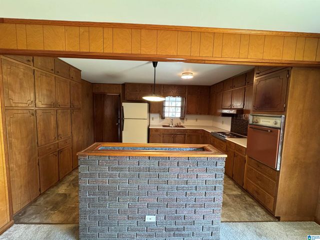 138 BAKER AVENUE, Hueytown, AL 35023