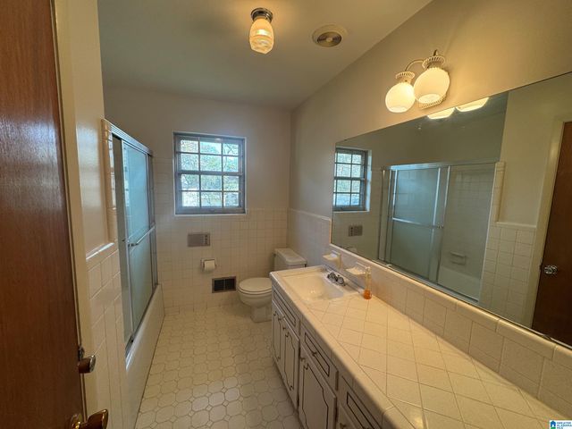 138 BAKER AVENUE, Hueytown, AL 35023