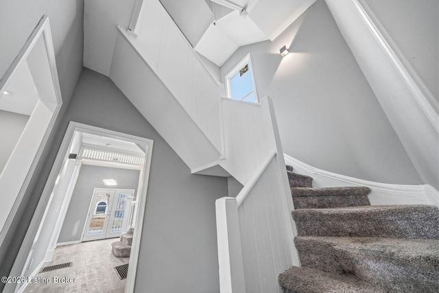 3016 River Park Dr, Louisville, KY 40211