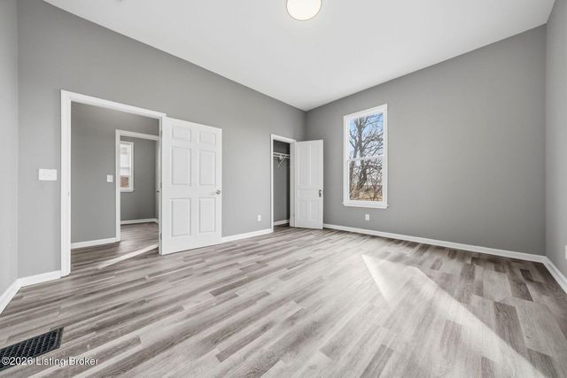 3016 River Park Dr, Louisville, KY 40211