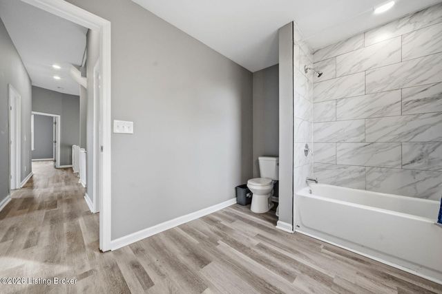 3016 River Park Dr, Louisville, KY 40211