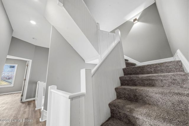 3016 River Park Dr, Louisville, KY 40211