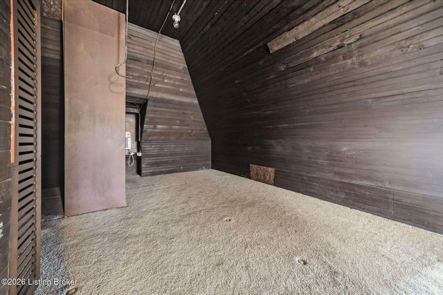 3016 River Park Dr, Louisville, KY 40211