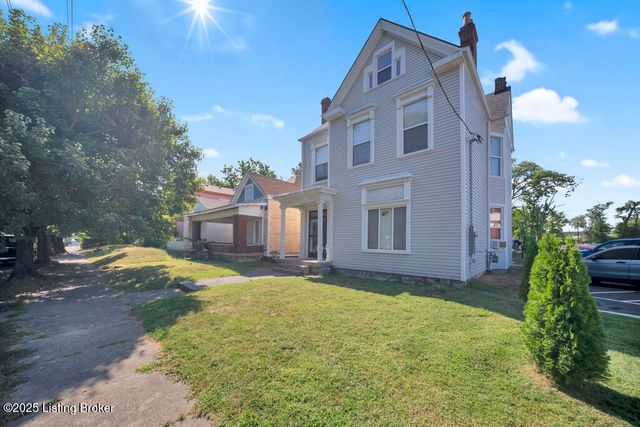 3016 River Park Dr, Louisville, KY 40211