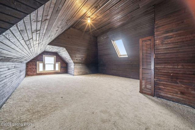 3016 River Park Dr, Louisville, KY 40211