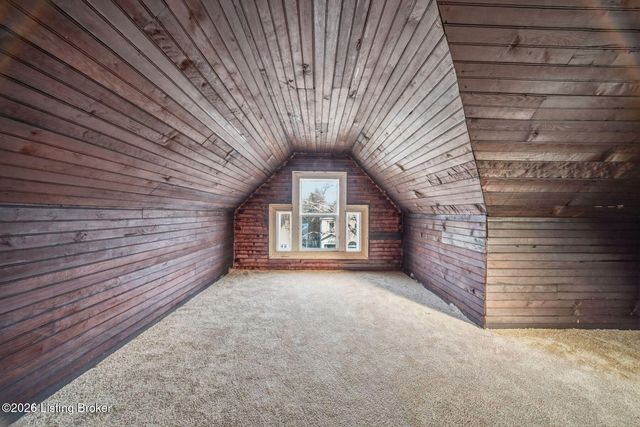 3016 River Park Dr, Louisville, KY 40211