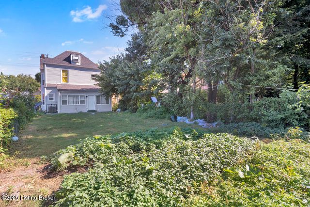 3016 River Park Dr, Louisville, KY 40211