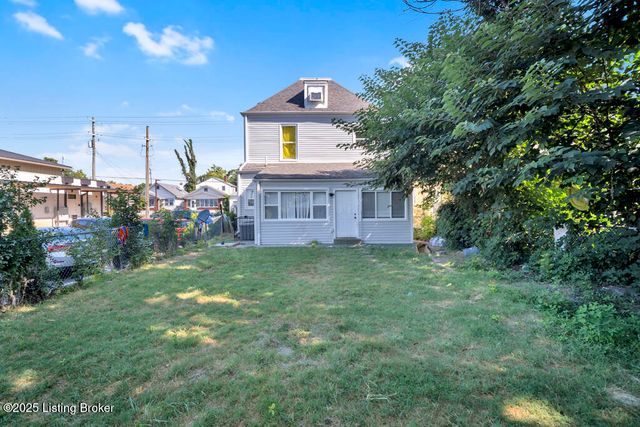 3016 River Park Dr, Louisville, KY 40211