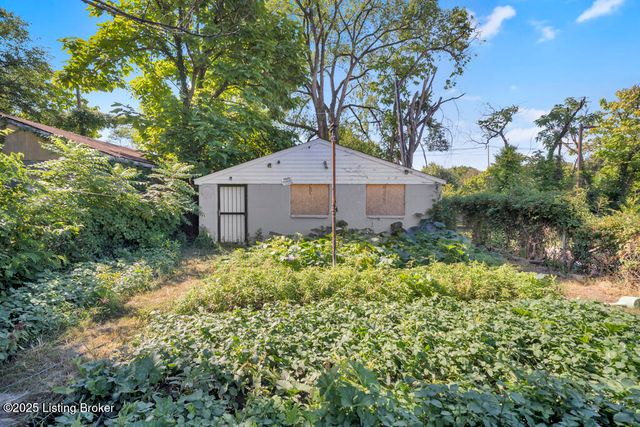 3016 River Park Dr, Louisville, KY 40211