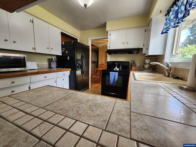 810 Ivy Wy NE, Keizer, OR 97303