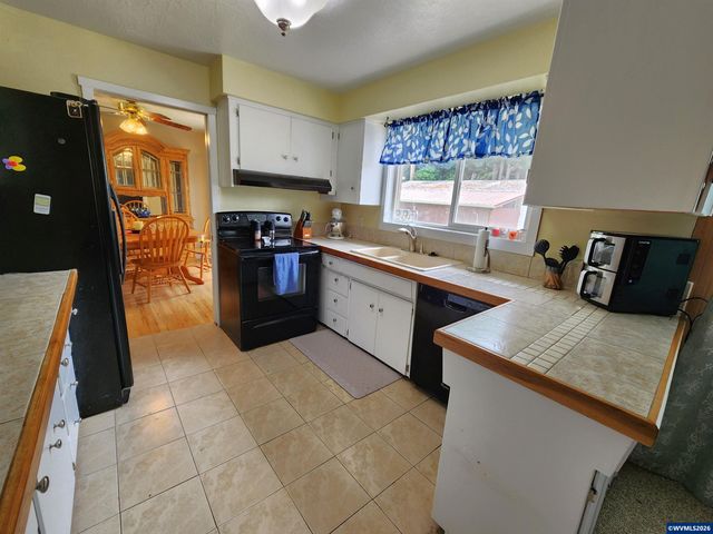 810 Ivy Wy NE, Keizer, OR 97303