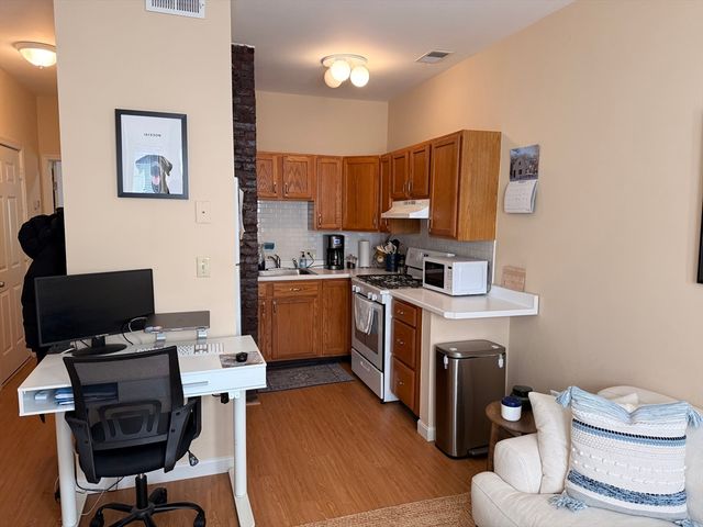 506 E 8th Street 2, Boston, MA 02127