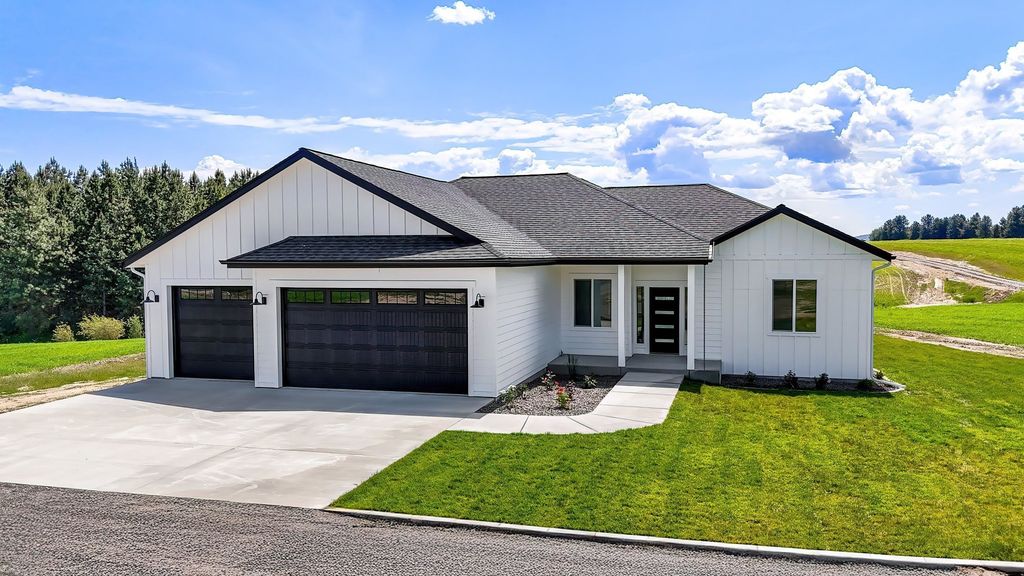 8521 W Dahl Rd, Deer Park, WA 99006