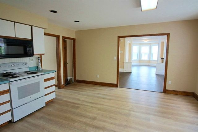 21 Hazel 1, Salem, MA 01970