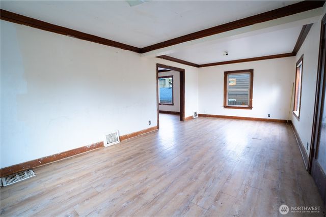 4210 S Holly Street, Seattle, WA 98118