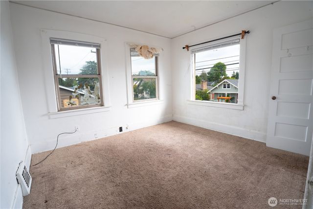 4210 S Holly Street, Seattle, WA 98118