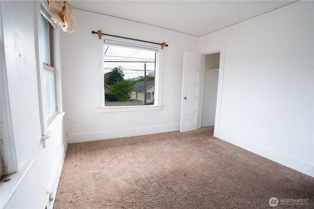 4210 S Holly Street, Seattle, WA 98118