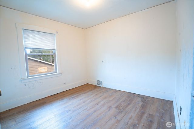 4210 S Holly Street, Seattle, WA 98118