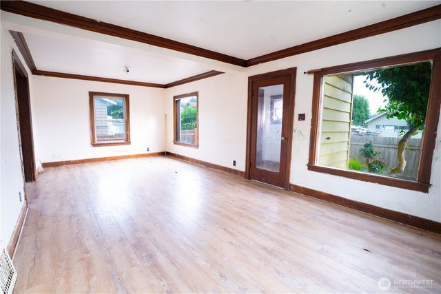 4210 S Holly Street, Seattle, WA 98118