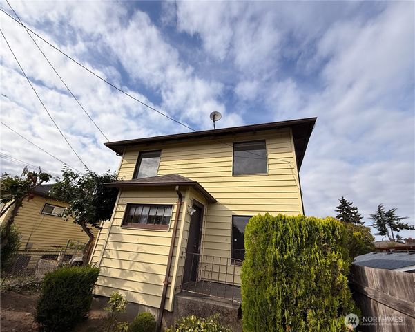 4210 S Holly Street, Seattle, WA 98118