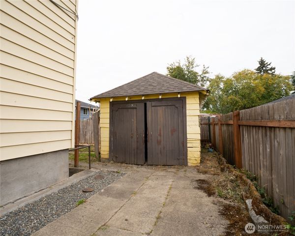 4210 S Holly Street, Seattle, WA 98118