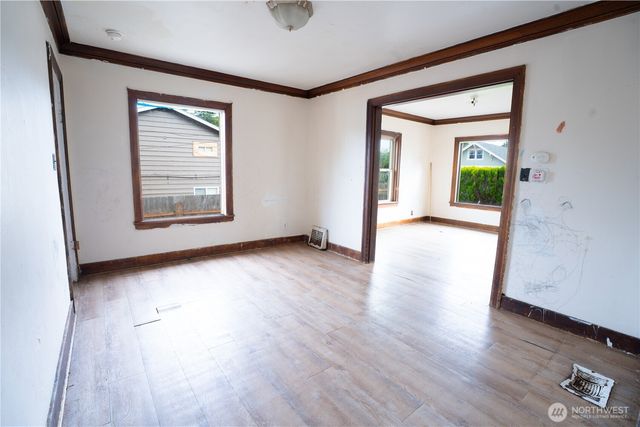 4210 S Holly Street, Seattle, WA 98118