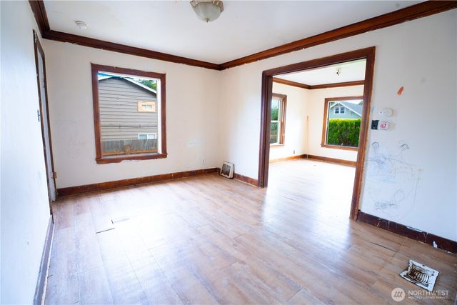 4210 S Holly Street, Seattle, WA 98118