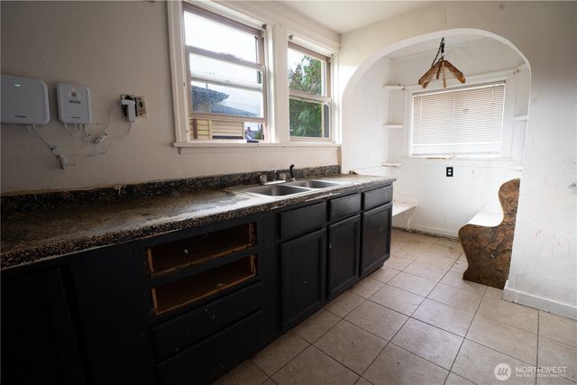 4210 S Holly Street, Seattle, WA 98118