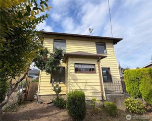 4210 S Holly Street, Seattle, WA 98118